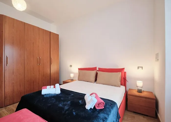 Cozy Flat Private Patio 2 Min Walk To Metro *
