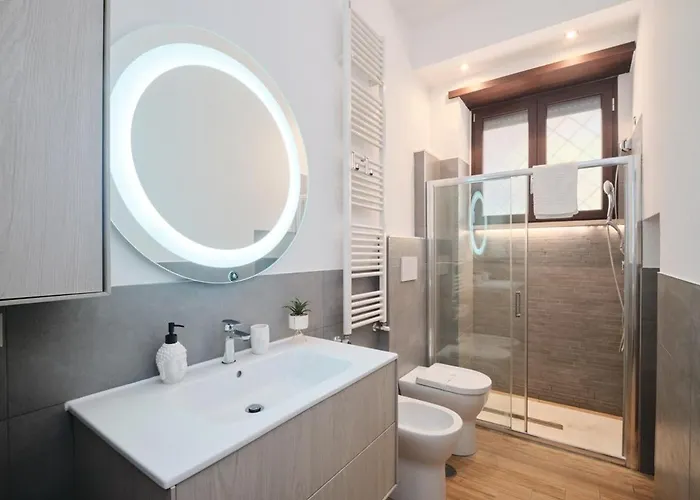 Cozy Flat Private Patio 2 Min Walk To Metro *